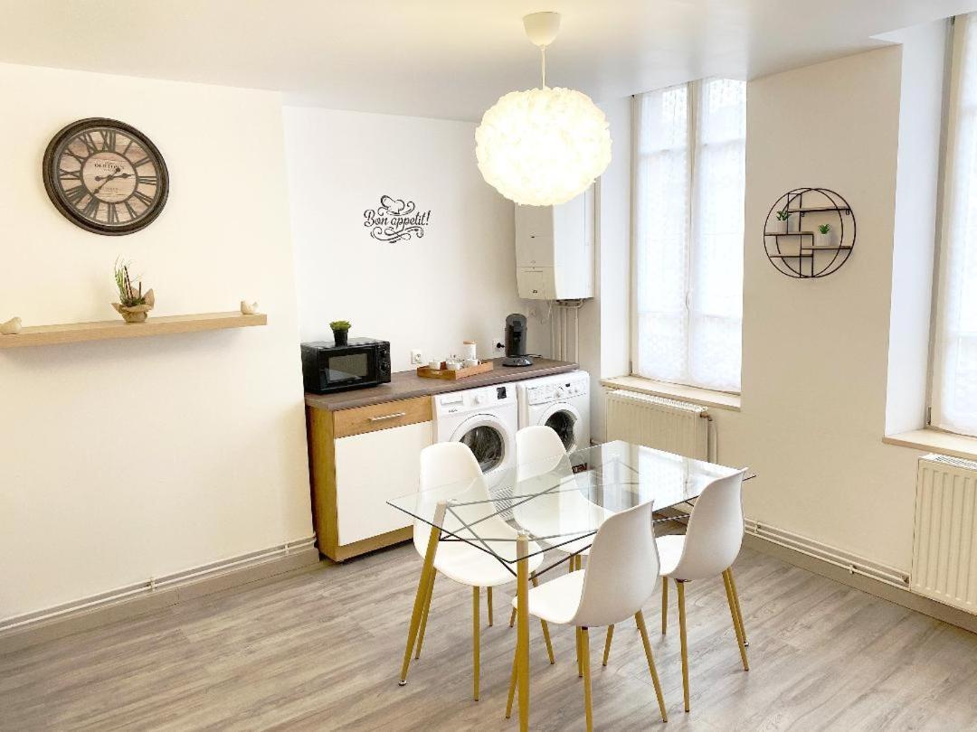 APPARTEMENT CHALEUREUX Wifi et parking gratuit Givet Eksteriør bilde