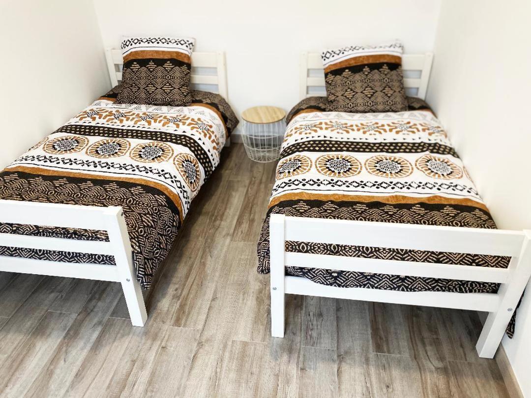 APPARTEMENT CHALEUREUX Wifi et parking gratuit Givet Eksteriør bilde